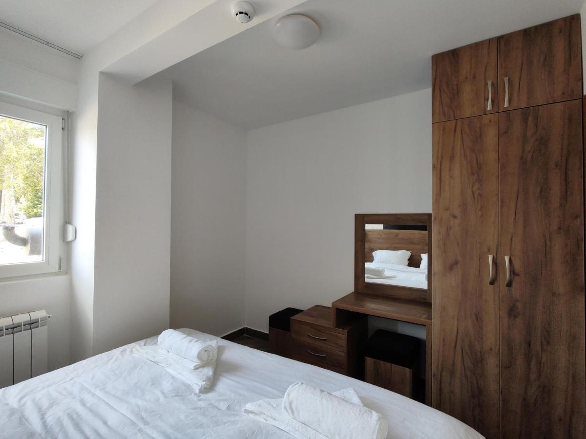 Apartments & Restaurant Pirlitor 자블야크 외부 사진