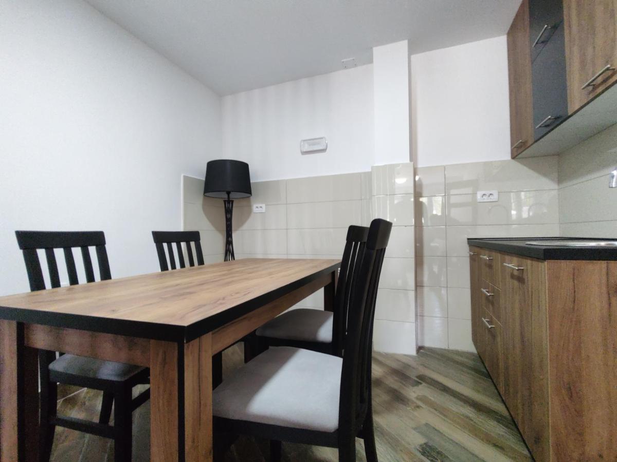 Apartments & Restaurant Pirlitor 자블야크 외부 사진
